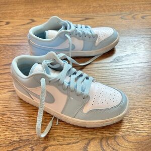 Air jordan 1 low ice blue